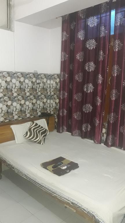 Oyo Rajdhani Guest House Фаридабад Экстерьер фото