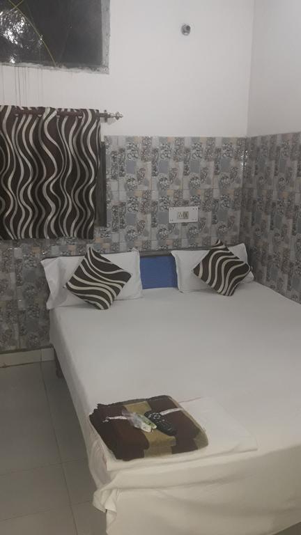 Oyo Rajdhani Guest House Фаридабад Экстерьер фото